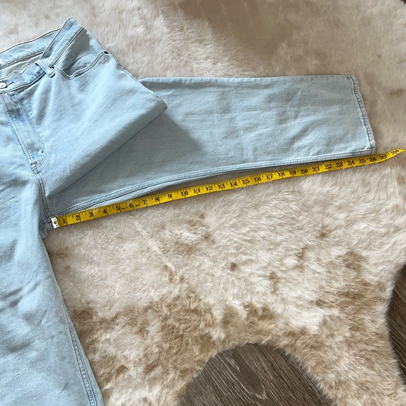 Abercrombie Curve Love Ultra High Rise Ankle Straight Jean in Light 33 / 16 - Picture 16 of 16